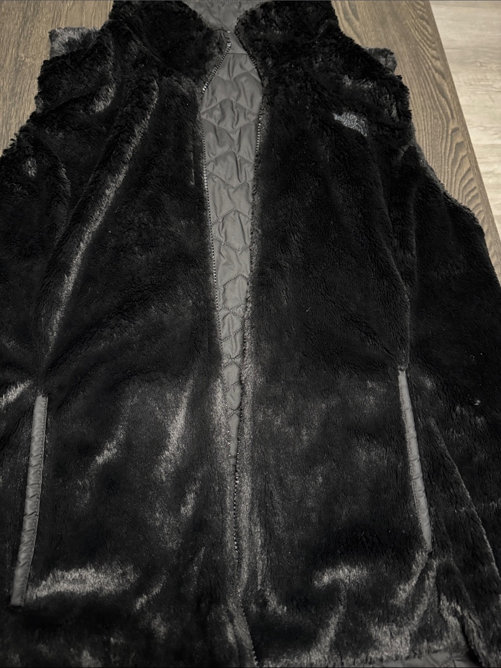 The North Face Women's Black Quilted Vest with Faux-Fur Collar - Picture 10 of 11